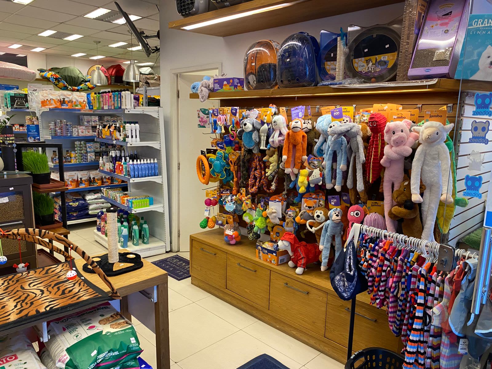 Brinquedos, pelúcias e acessórios para pets